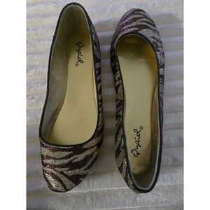Glitter zebra flats by Qupid size 6